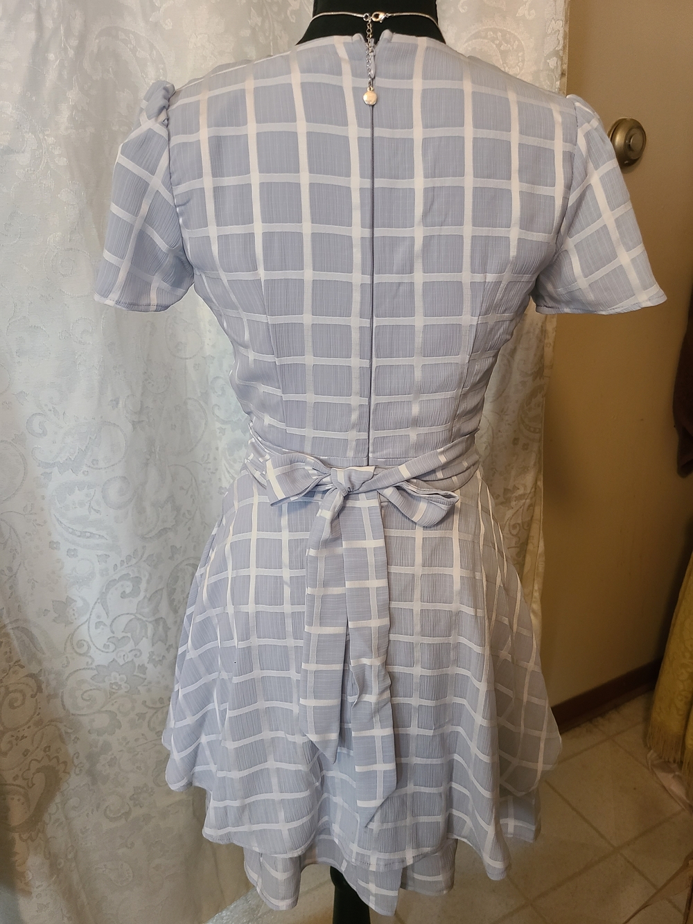 Allson & Kelly . Light Blue Windowpane Tie-Back Short Sleeve Dress